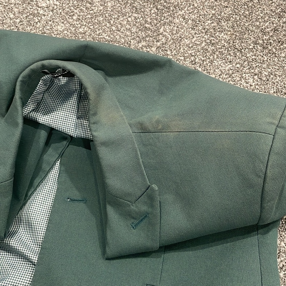 Express Suit - Picture 3 of 6